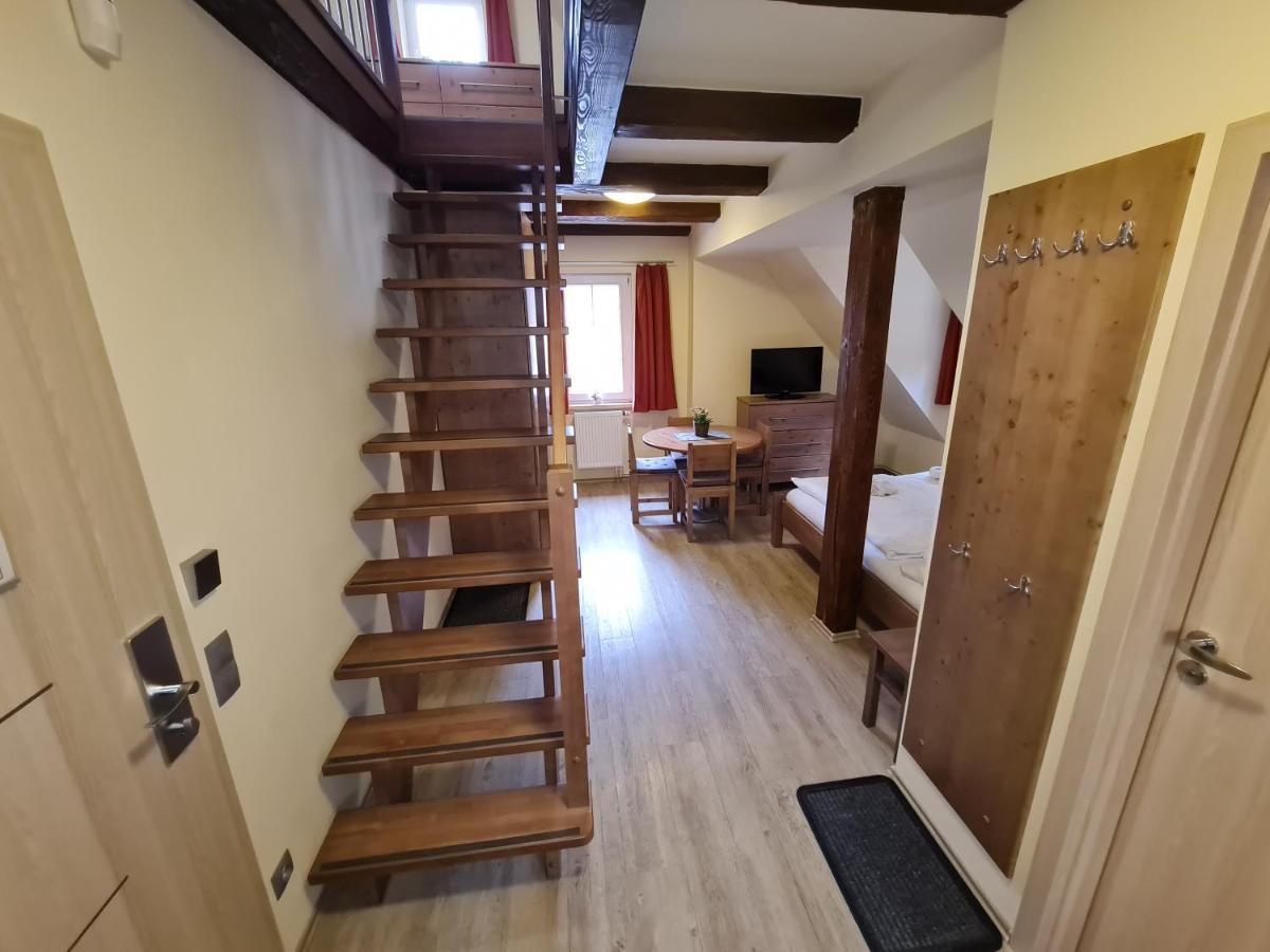 Pension Pstruzi Абертами Экстерьер фото