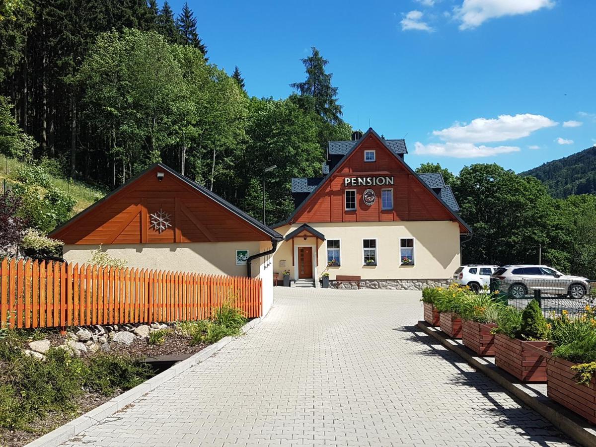 Pension Pstruzi Абертами Экстерьер фото